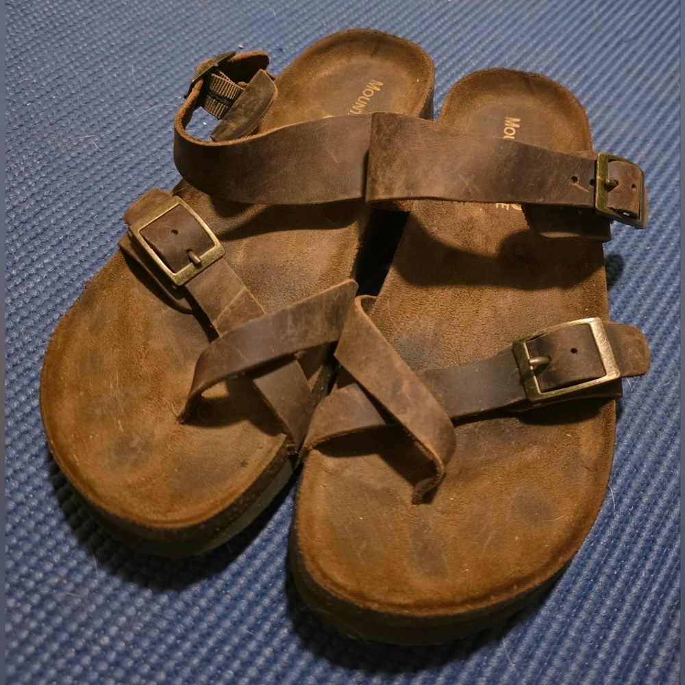 Mountain Sole Brown Leather Sandals with Buckles